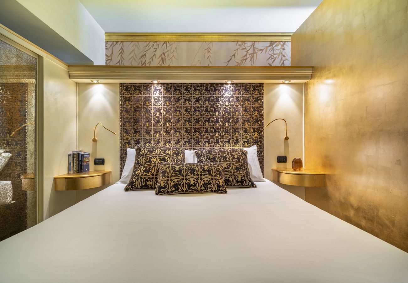 Apartment in Venice - Golden Treasure Apartment on the Grand Canal R&R