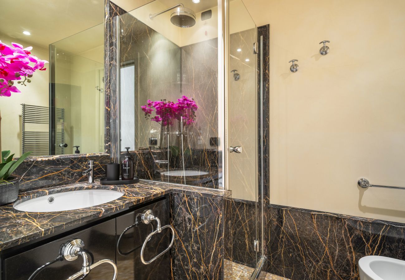 Apartment in Venice - Golden Treasure Apartment on the Grand Canal R&R