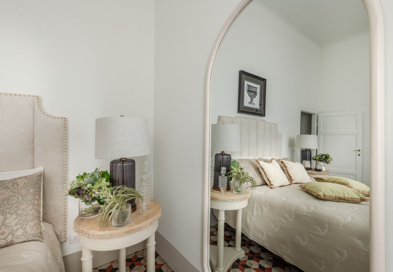 Apartment in Lucca - The Fresco Tale, a Charming 3 Bedrooms Apartment