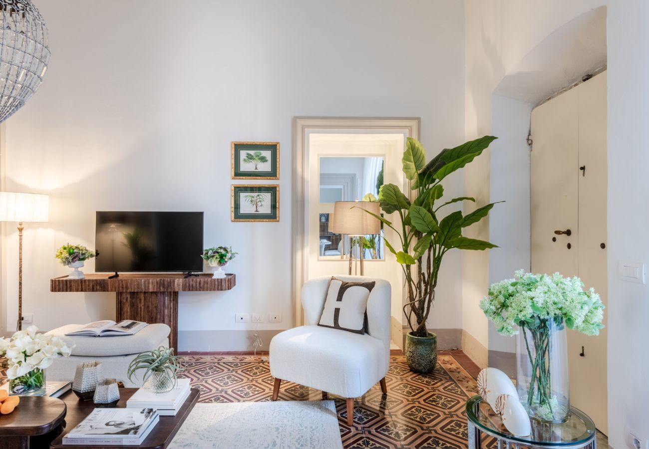 Apartment in Lucca - The Fresco Tale, a Charming 3 Bedrooms Apartment