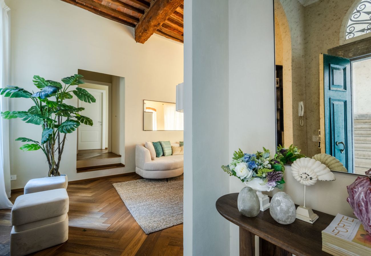 Apartment in Lucca - The Tuscan Window