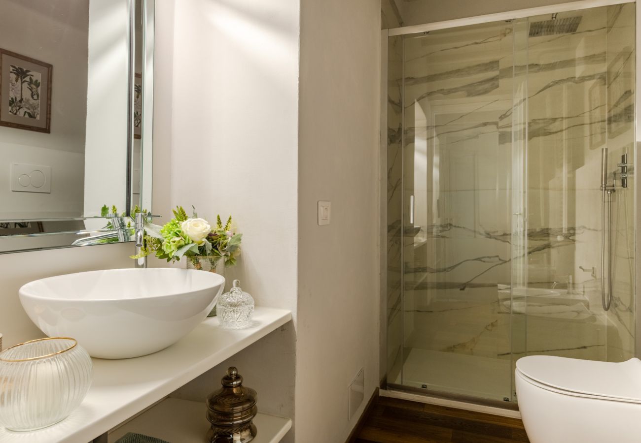 Apartment in Lucca - The Tuscan Window