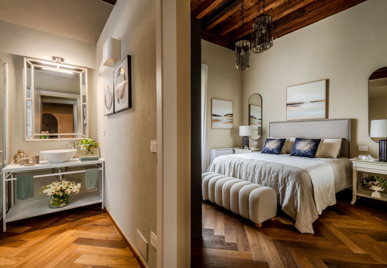 Apartment in Lucca - The Tuscan Window