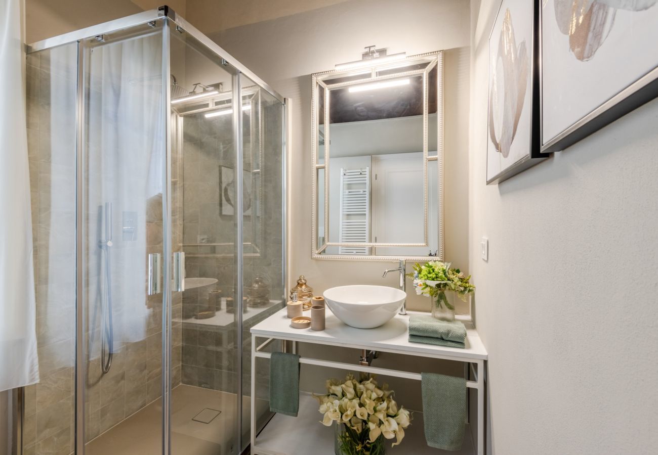 Apartment in Lucca - The Tuscan Window