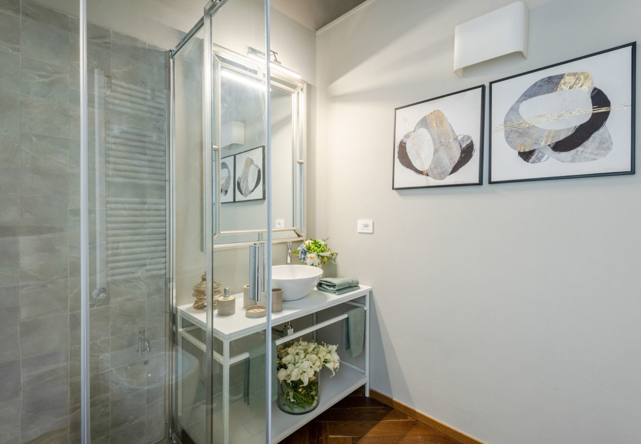 Apartment in Lucca - The Tuscan Window