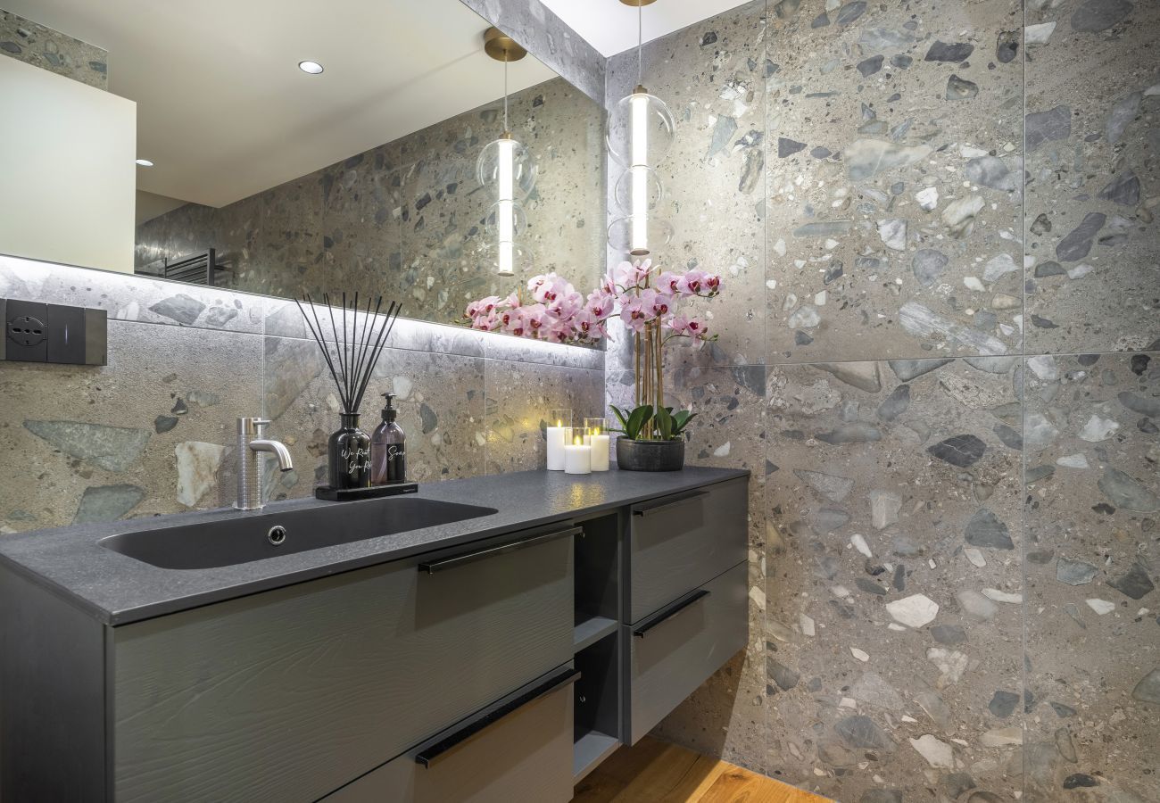 Apartment in Cortina d´Ampezzo - Cademai Alpenglow Chalet with Sauna R&R