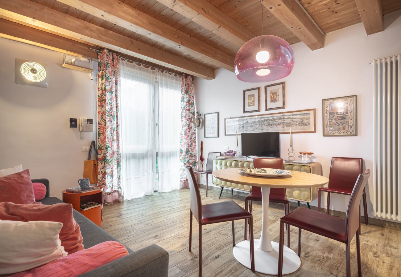 Apartment in Venice - Colorful Venetian Apartment R&R