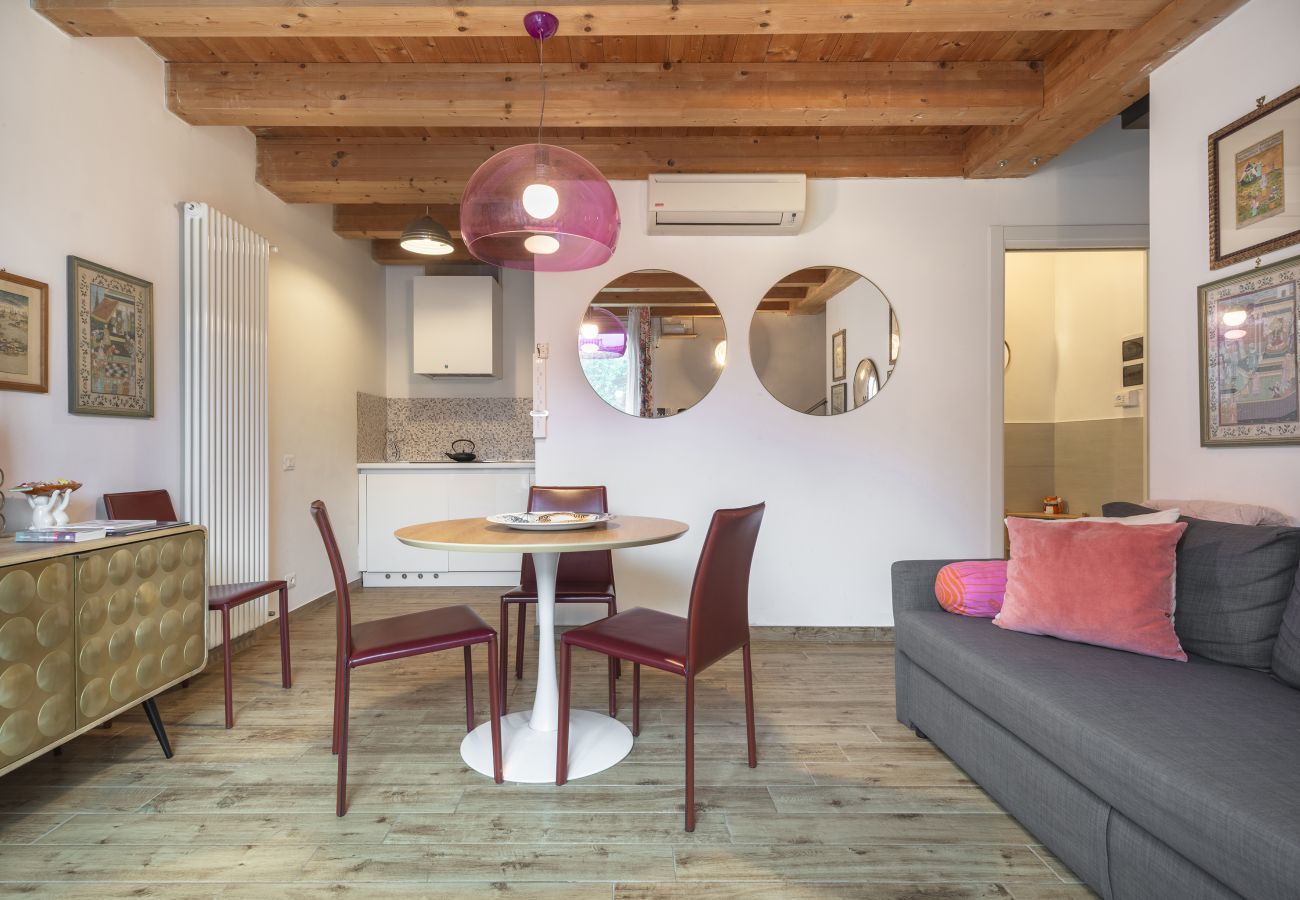 Apartment in Venice - Colorful Venetian Apartment R&R