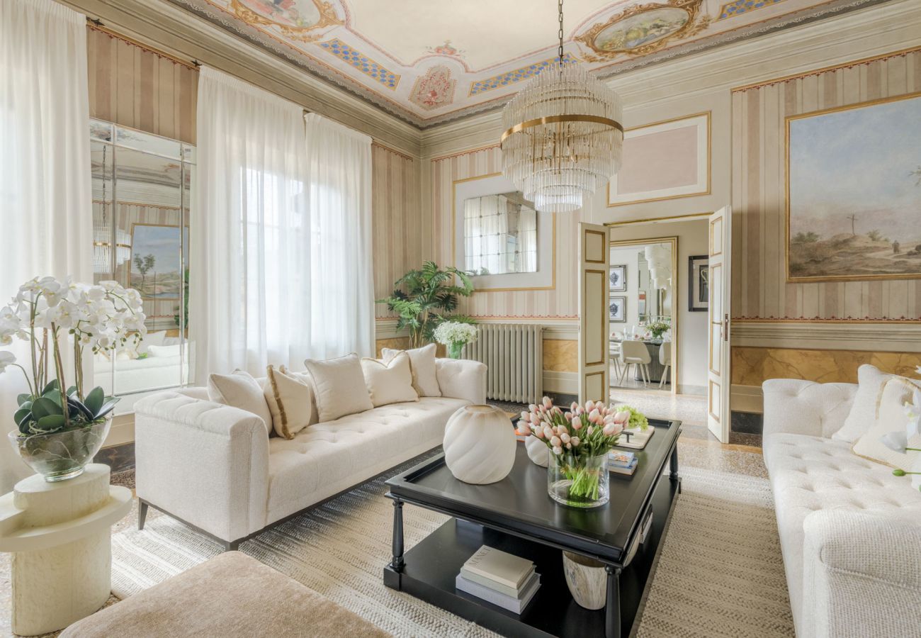 Apartment in Lucca - The Marble Penthouse