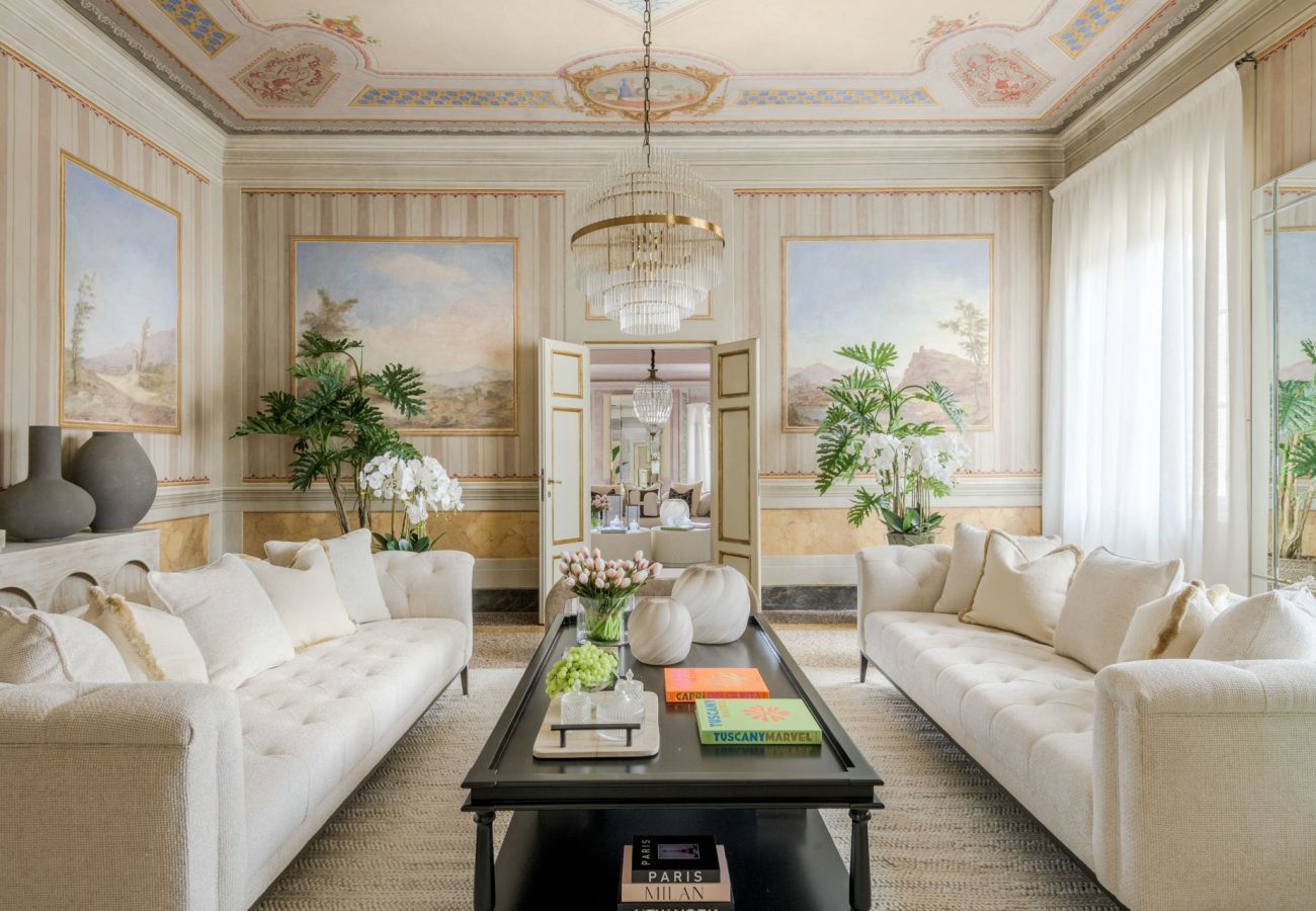 Apartment in Lucca - The Marble Penthouse