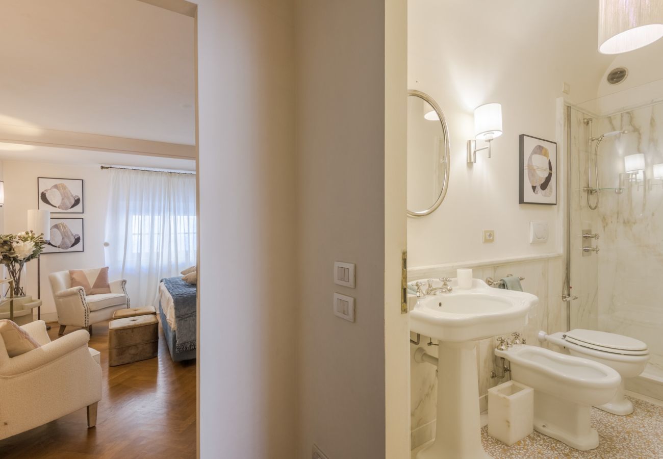 Apartment in Lucca - The Marble Penthouse