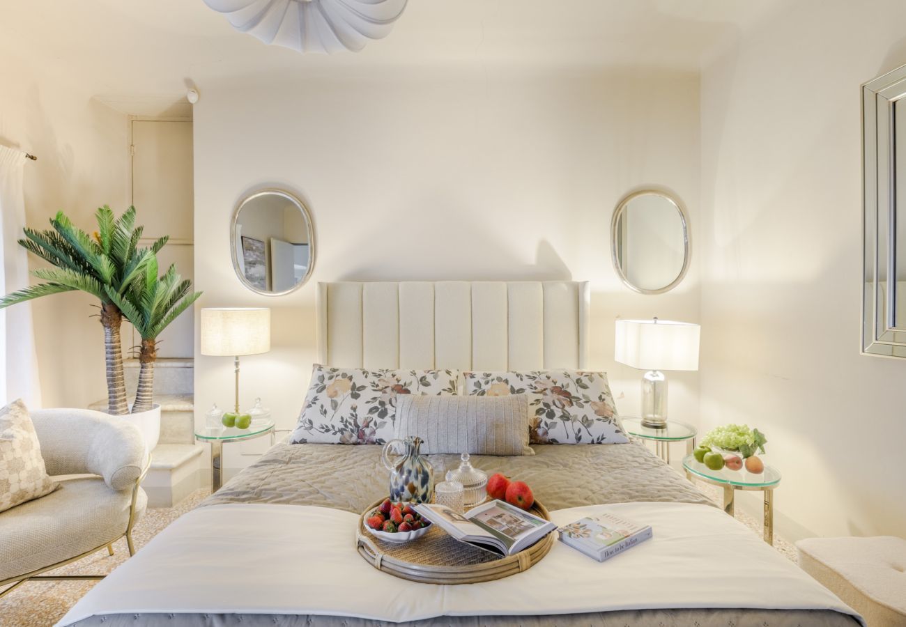Apartment in Lucca - The Marble Penthouse