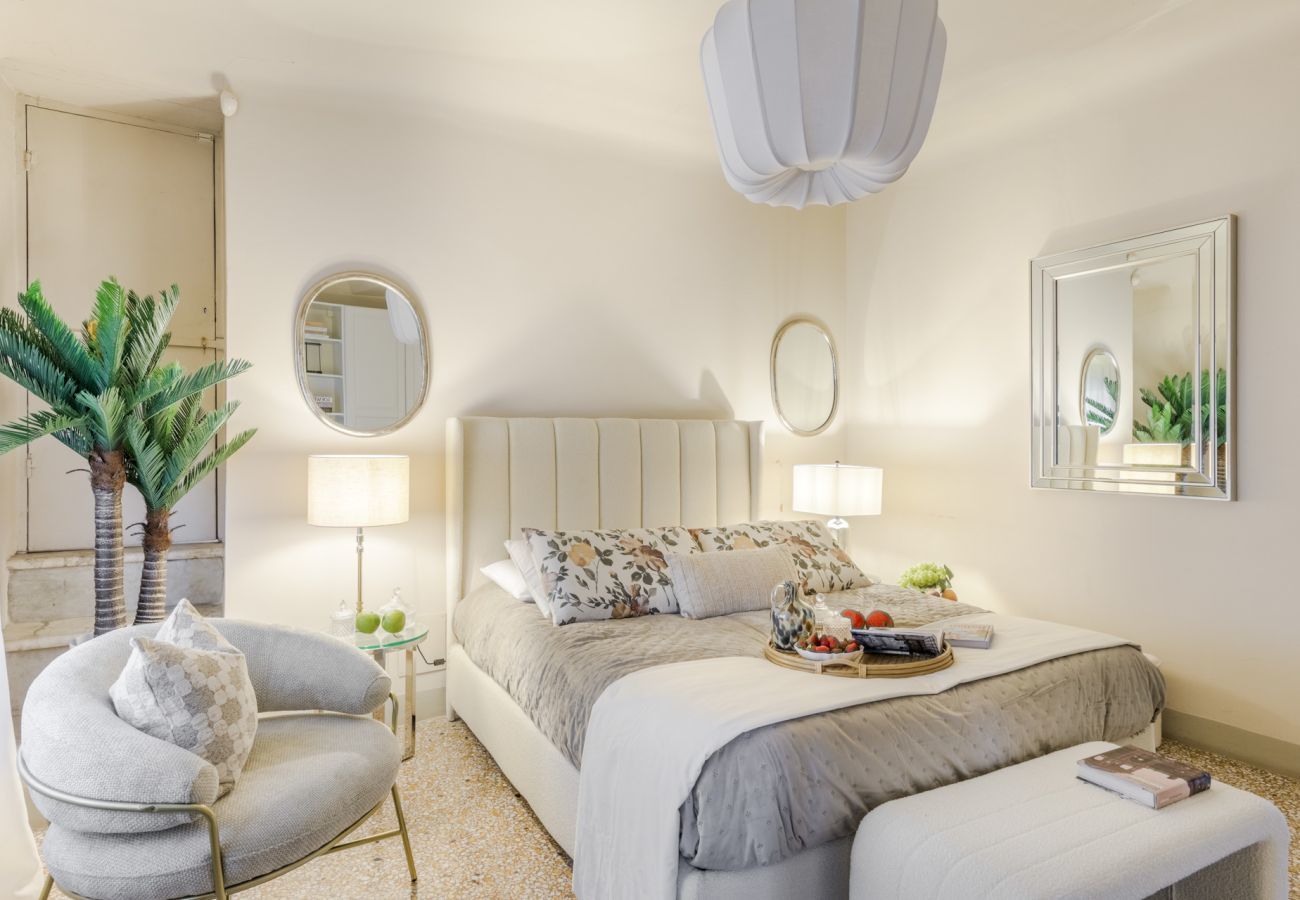 Apartment in Lucca - The Marble Penthouse