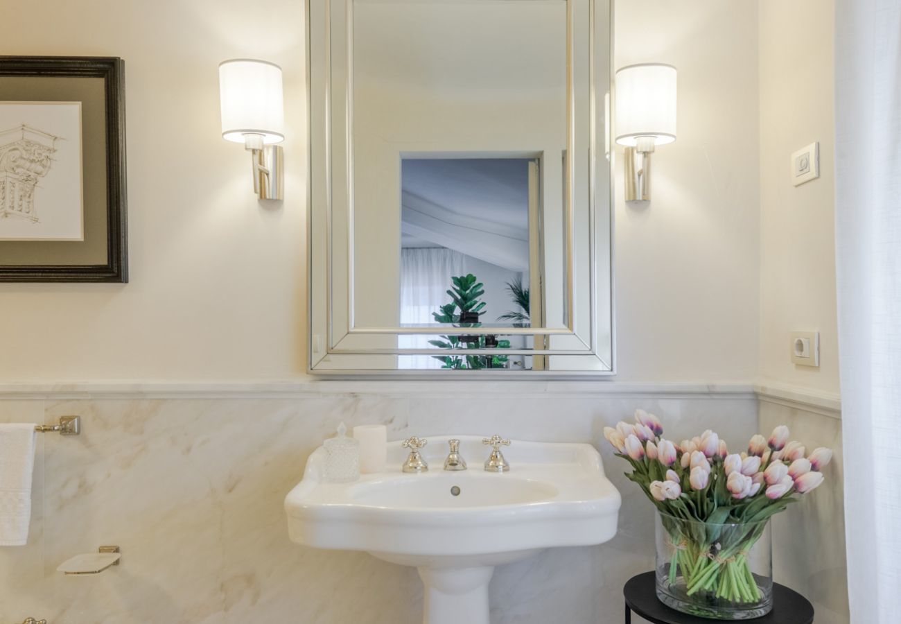 Apartment in Lucca - The Marble Penthouse
