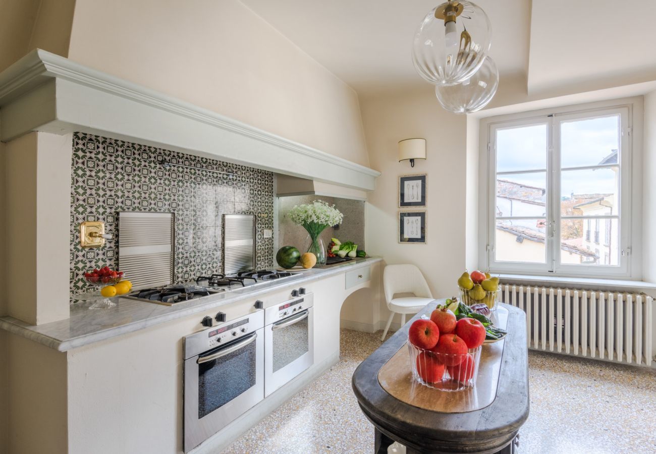 Apartment in Lucca - The Marble Penthouse