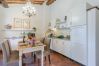 Appartement à Monte San quirico - Maria Farmhouse Apartment in Wine Resort in Lucca Appartement à Monte San quirico - Maria Farmhouse Apartment in Wine Resort in Lucca