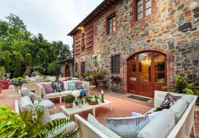 Villa à Orentano - 11 bedrooms Luxury Farmhouse, Private Pool, Jacuzzi, Private Tennis