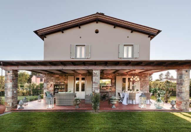 Villa à Capannori - VILLA PEMOLA a Luxury Farmhouse with Garden and bikes in Lucca Town