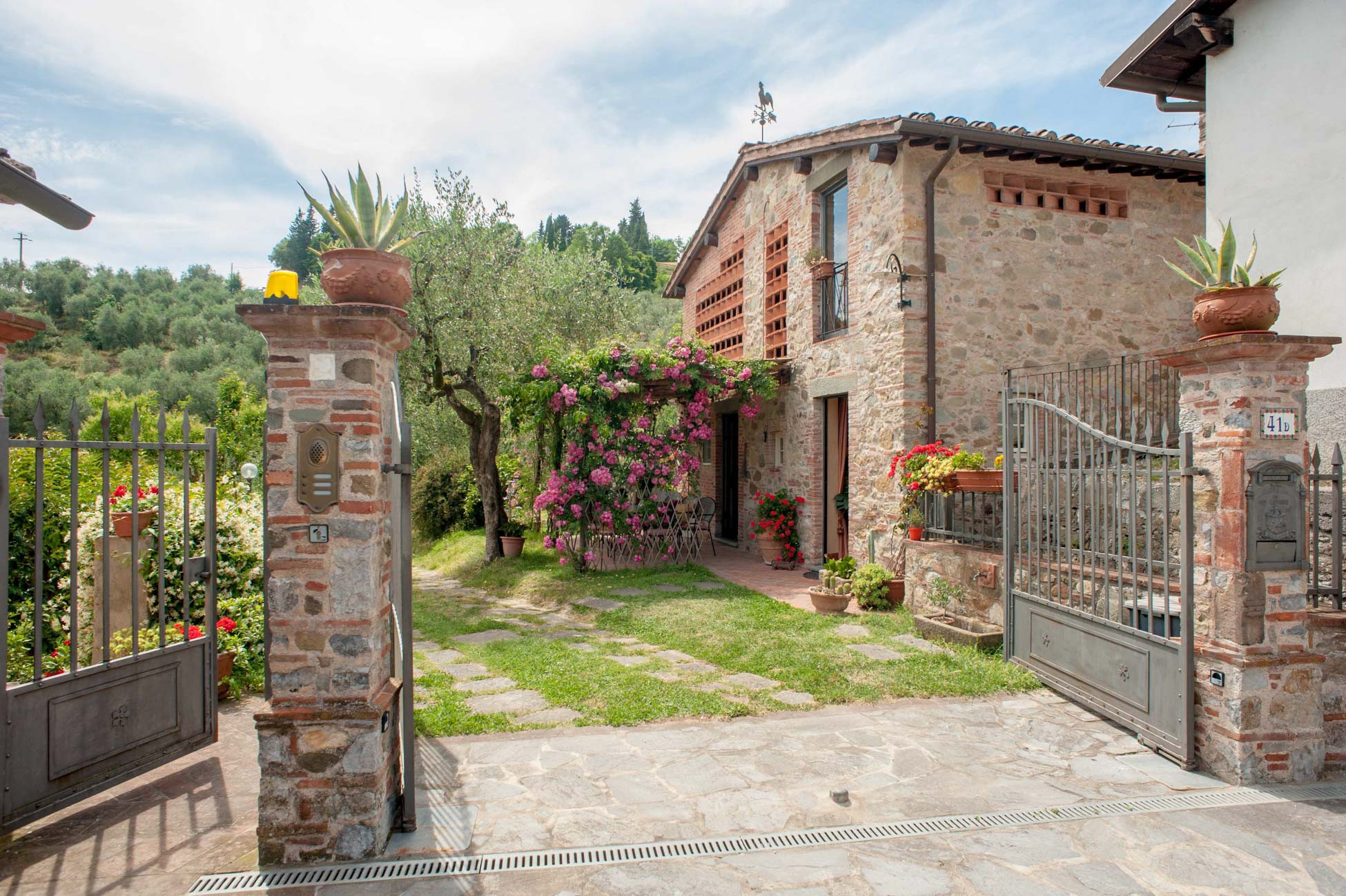villa à Aquilea - Romantic farmhouse villa in Lucca to sleep 5 guests with private pool and wi-fi