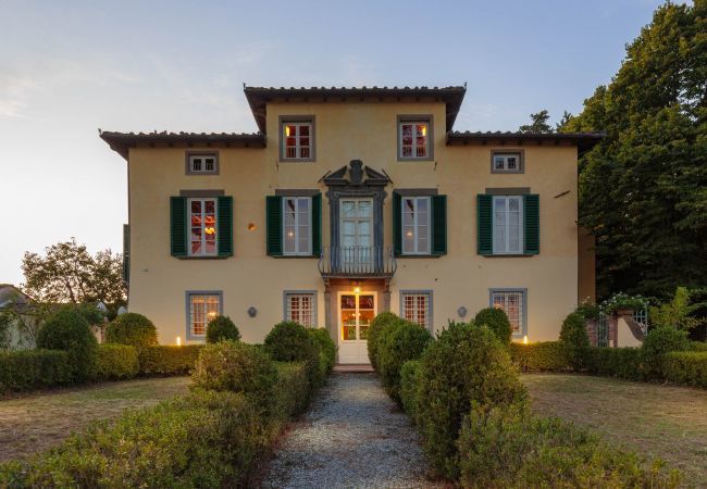 Villa à Lucques - RENAISSANCE WINERY VILLA AMONG THE VINEYARDS, 9 BEDROOMS, 7 BATHS, WIFI, AIR CON