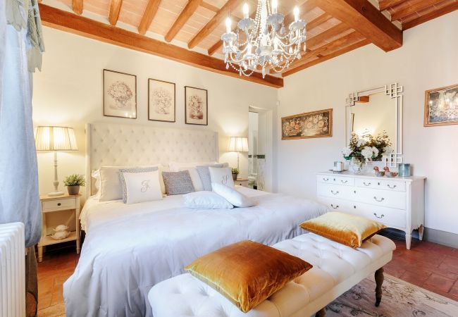Villa à Lucques - RENAISSANCE WINERY VILLA AMONG THE VINEYARDS, 9 BEDROOMS, 7 BATHS, WIFI, AIR CON