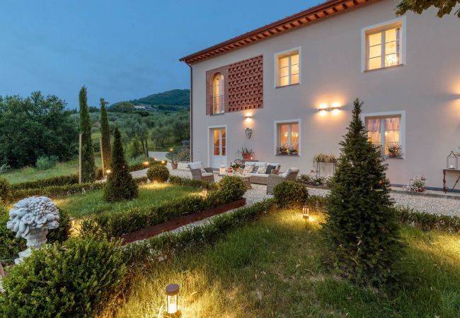 Villa à Lucques - VILLA REGINA, 4 bedrooms and a luxury style among the vineyards by Lucca Town