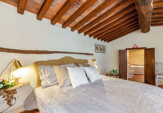 Appartement à Lucques - CASA PENELOPE, Luxury Apartment with Space for Groups. 8 Bedrooms and 7 Bathrooms