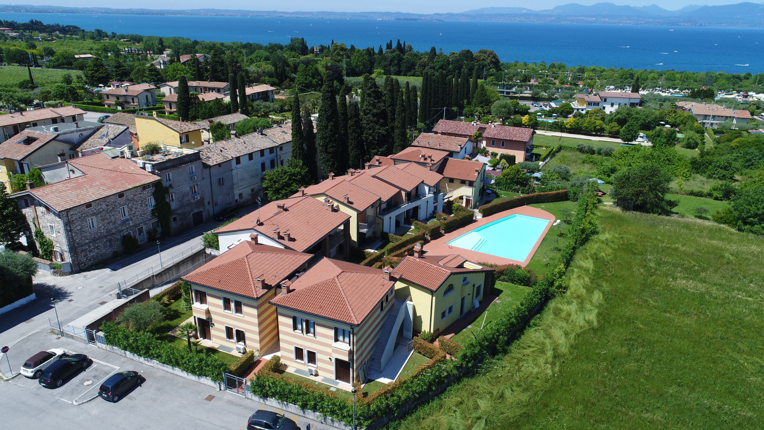  à Lazise - Regarda - appartement Miralago avec piscine, jardin, acceptant les animaux de compagnie.