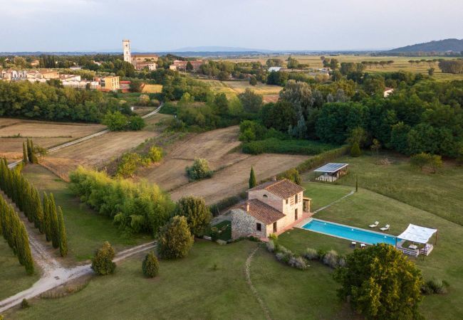 Villa à Orentano - IL CONTE Traditional Tuscany 3 bedrooms Luxury Farmhouse Villa with Private Pool and SPA in Orentano