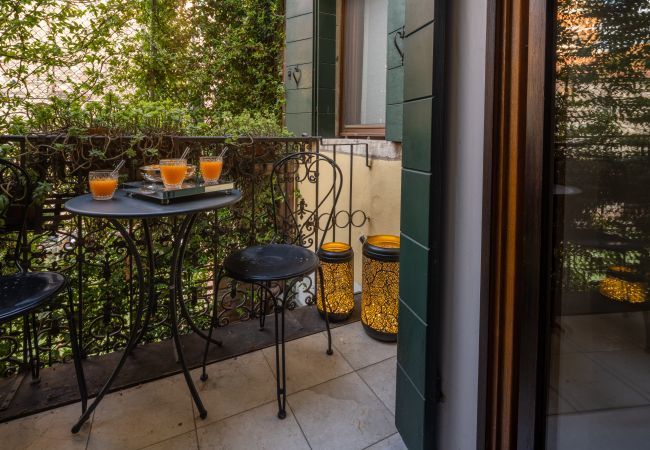 Appartement à Dorsoduro - Accademia Design Apartment with Balcony R&R Appartement à Dorsoduro - Accademia Design Apartment with Balcony R&R