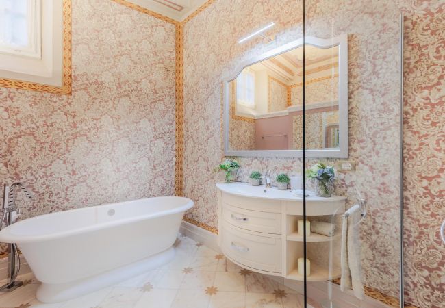 Appartement à Lucca - The Silk Thread, the luxury 3 bedrooms apartment Appartement à Lucca - The Silk Thread, the luxury 3 bedrooms apartment