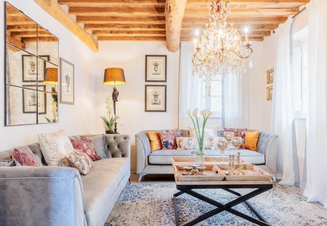 Villa à Pieve di Compito - Villa Aperitivo, Romantic and Panoramic Stone Farmhouse with Private Swimming Pool on the Hills of Lucca close to Lucca, Pisa and the Compitese area