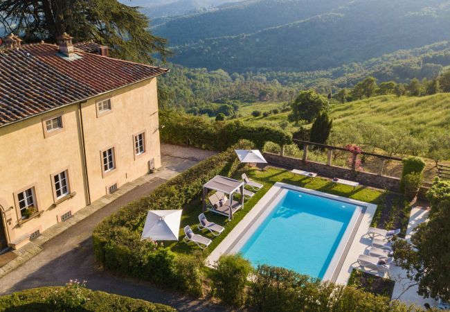 Villa à Lucques - VILLA BORBONE in Pieve Santo Stefano, a Luxury Renaissance Panoramic 9 Bedrooms Retreat Villa with Private Pool 
