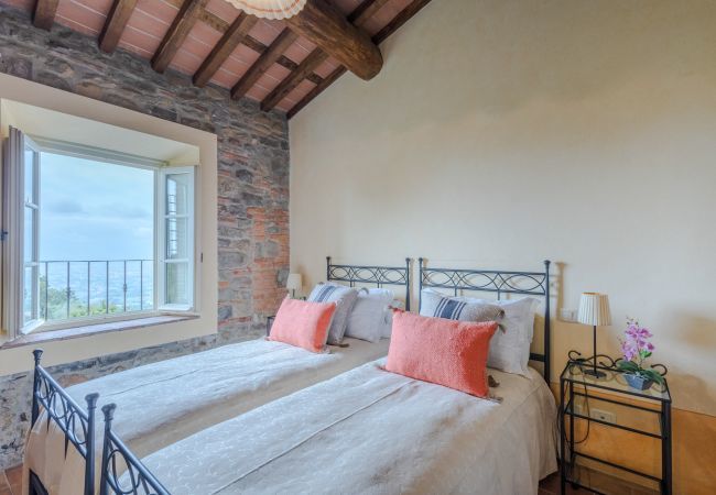 Villa à Lucques - Tuscan Fizz, a traditional Stone Farmhouse with Private Pool and Amazing View among the Vineyards in Lucca