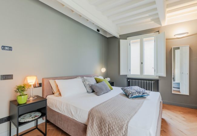 Appartement à Lucca - Casa Grey, Contemporary Penthouse Appartement à Lucca - Casa Grey, Contemporary Penthouse