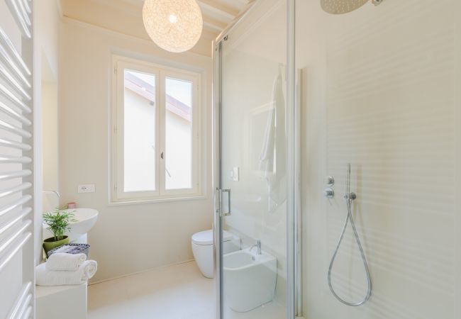 Appartement à Lucca - Casa Grey, Contemporary Penthouse Appartement à Lucca - Casa Grey, Contemporary Penthouse