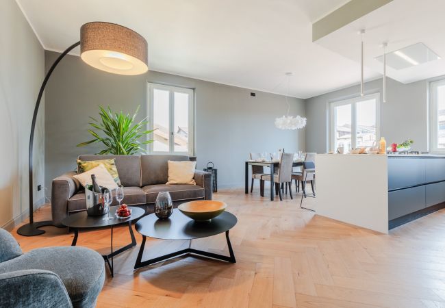 Appartement à Lucca - Casa Grey, Contemporary Penthouse Appartement à Lucca - Casa Grey, Contemporary Penthouse