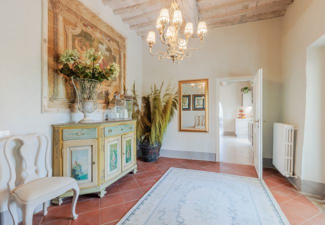 Villa à Capannori - Villa Noa, Romantic 8 bedroom Luxury Farmhouse with Private Pool on the Lucca Hills