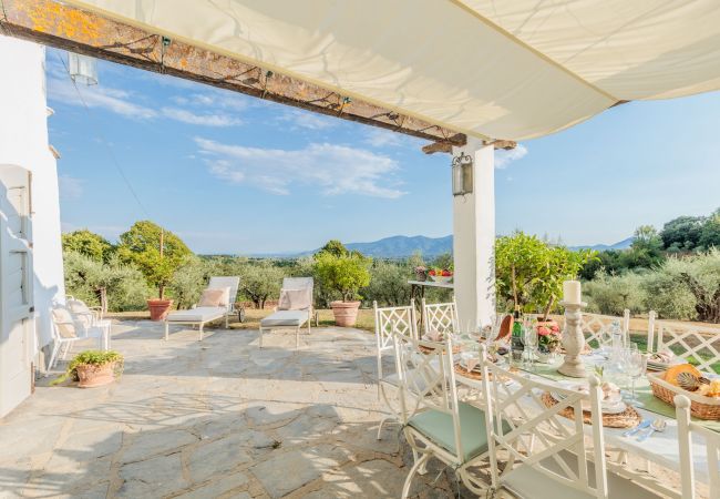 Villa à Capannori - Villa Noa, Romantic 8 bedroom Luxury Farmhouse with Private Pool on the Lucca Hills