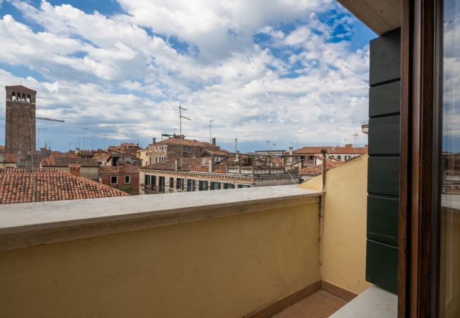Appartement à Santa Croce - Bright Apartment On Venetian Roofs R&R Appartement à Santa Croce - Bright Apartment On Venetian Roofs R&R