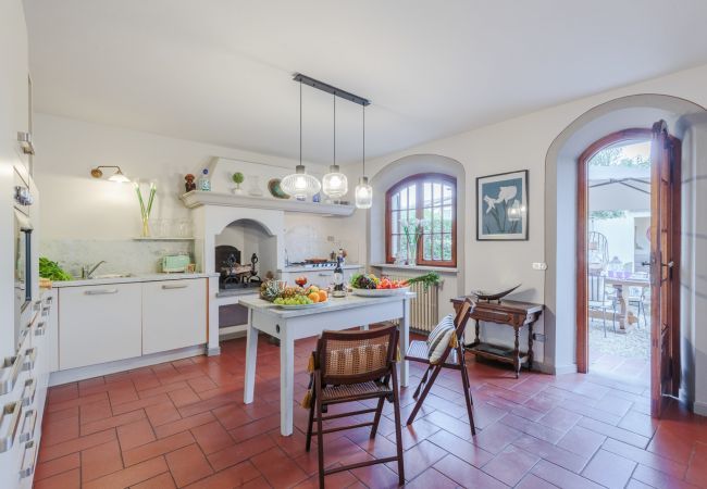 Villa à Monte San quirico - Villa Cesare, Convenient and Smart Villa à Monte San quirico - Villa Cesare, Convenient and Smart