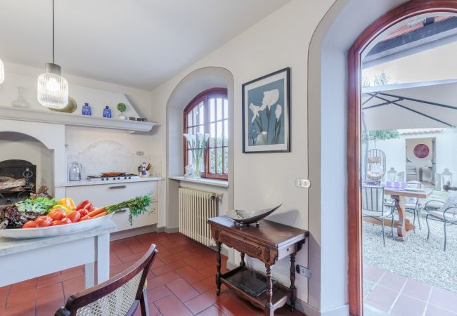 Villa à Monte San quirico - Villa Cesare, Convenient and Smart Villa à Monte San quirico - Villa Cesare, Convenient and Smart
