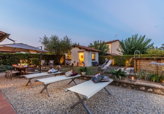 Villa à Monte San quirico - Villa Cesare, Convenient and Smart Villa à Monte San quirico - Villa Cesare, Convenient and Smart
