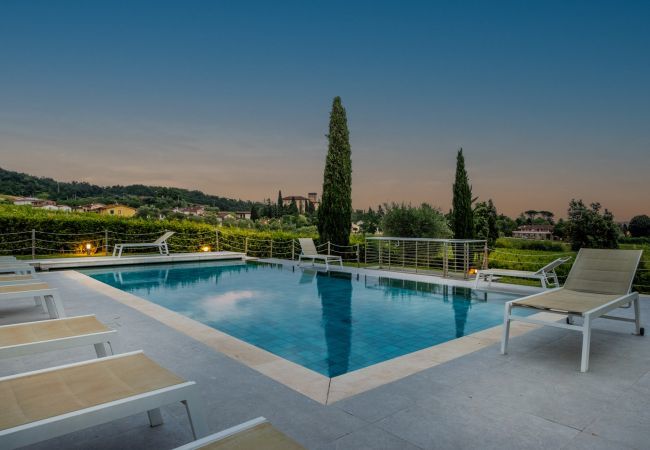 Villa à Monte San quirico - Cicale Farmhouse, 3 bedrooms Farmhouse with Pool Villa à Monte San quirico - Cicale Farmhouse, 3 bedrooms Farmhouse with Pool