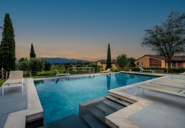Villa à Monte San quirico - Cicale Farmhouse, 3 bedrooms Farmhouse with Pool Villa à Monte San quirico - Cicale Farmhouse, 3 bedrooms Farmhouse with Pool