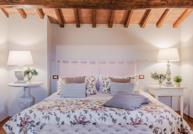 Villa à Monte San quirico - Cicale Farmhouse, 3 bedrooms Farmhouse with Pool Villa à Monte San quirico - Cicale Farmhouse, 3 bedrooms Farmhouse with Pool