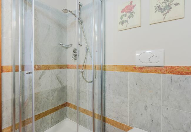 Appartement à Monte San quirico - Jacopo Farmhouse Apartment in Wine Resort in Lucca Appartement à Monte San quirico - Jacopo Farmhouse Apartment in Wine Resort in Lucca