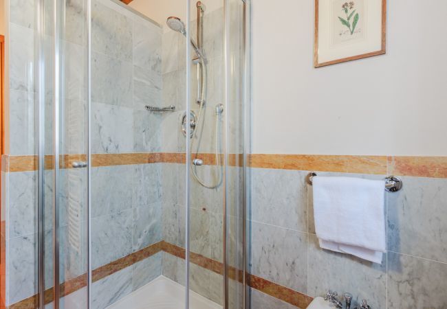 Appartement à Monte San quirico - Jacopo Farmhouse Apartment in Wine Resort in Lucca Appartement à Monte San quirico - Jacopo Farmhouse Apartment in Wine Resort in Lucca