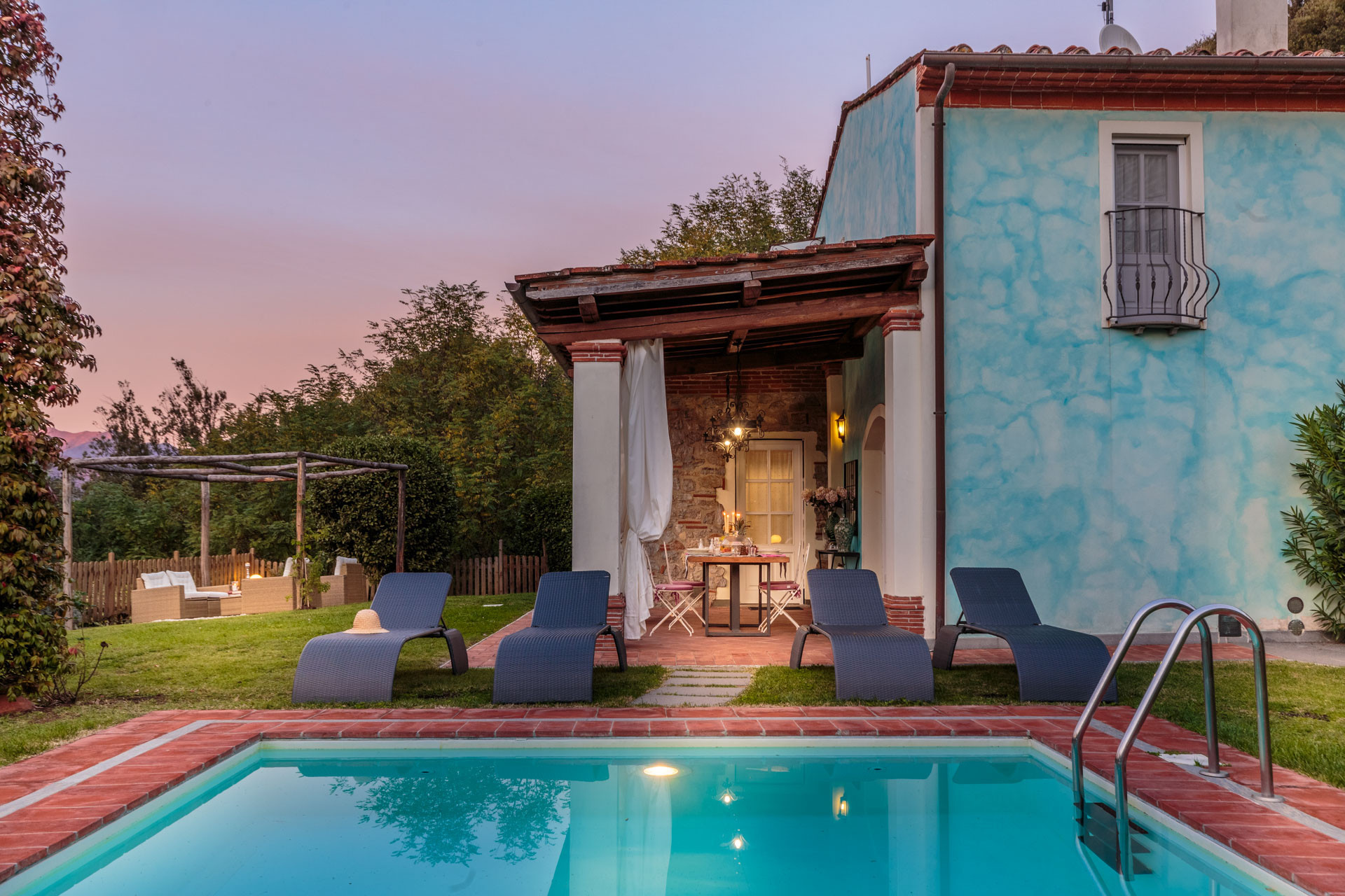 villa à Chiatri - Rondini, Farmhouse with pool