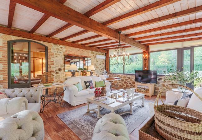 Villa à Lamporecchio - Villa Veranda with shared Pool in a Borgo